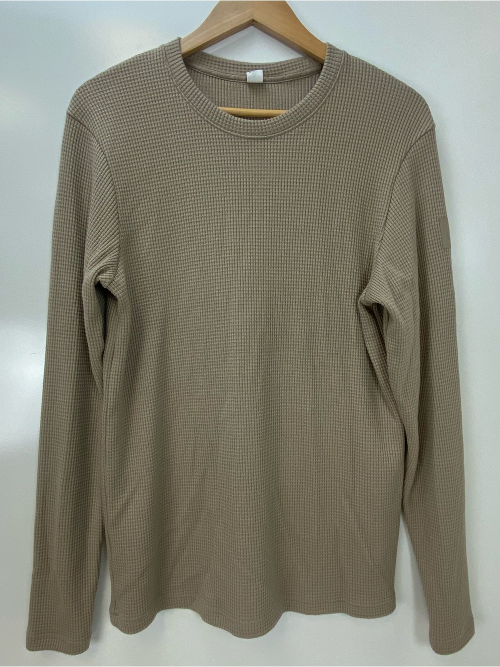 ALO Yoga Men's Tan Long Sleeve Waffle Crew
